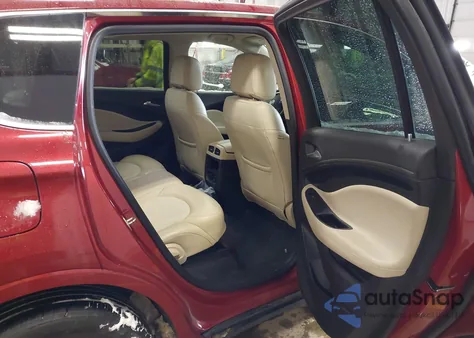 2018 Buick Envision Preferred z USA, uszkodzony, nr VIN LRBFXBSA7JD055321